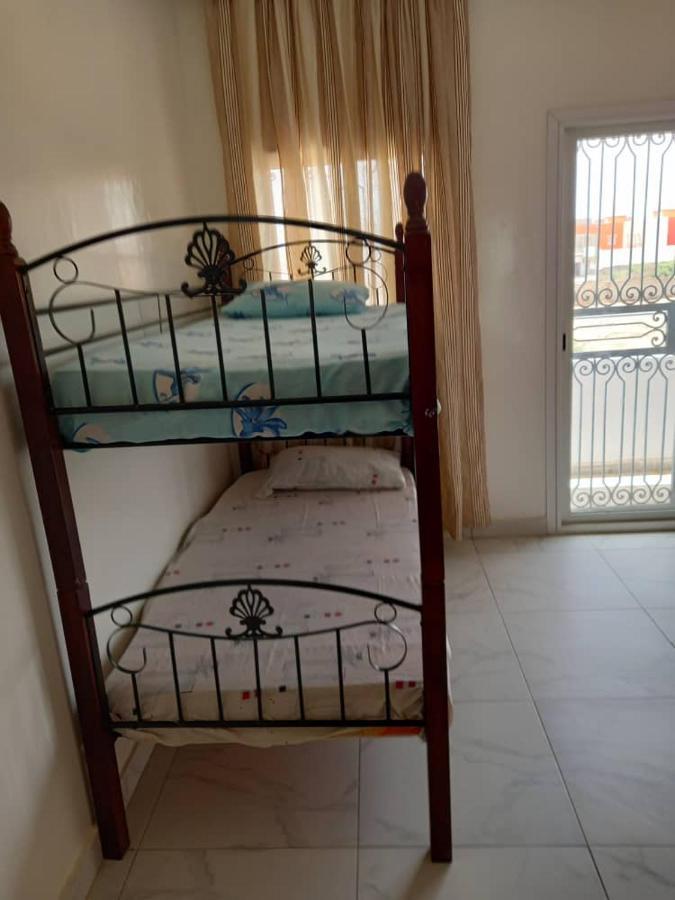 Villa Diambars Sali Tapé Kültér fotó