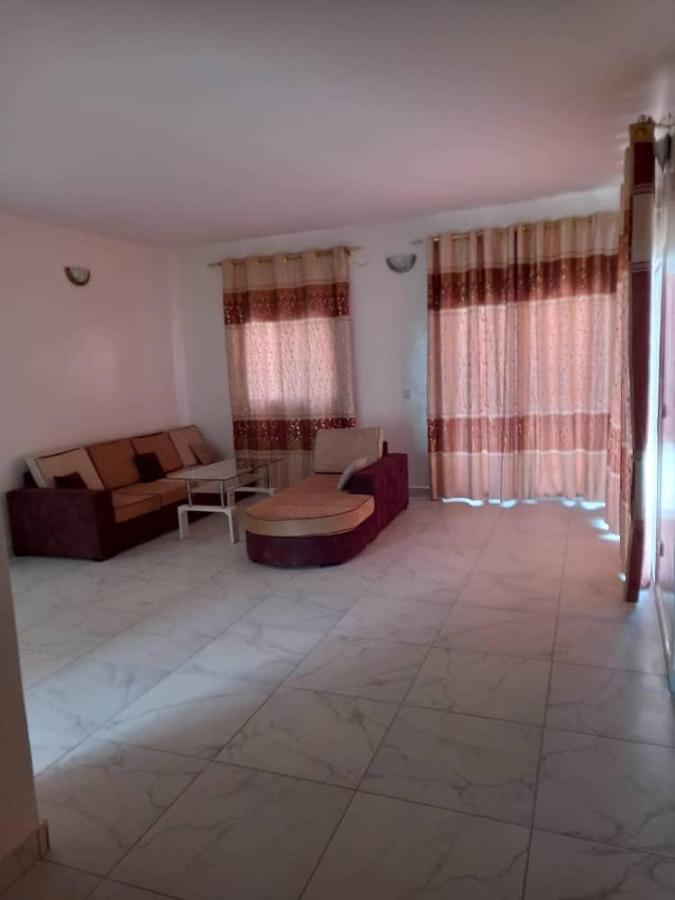 Villa Diambars Sali Tapé Kültér fotó