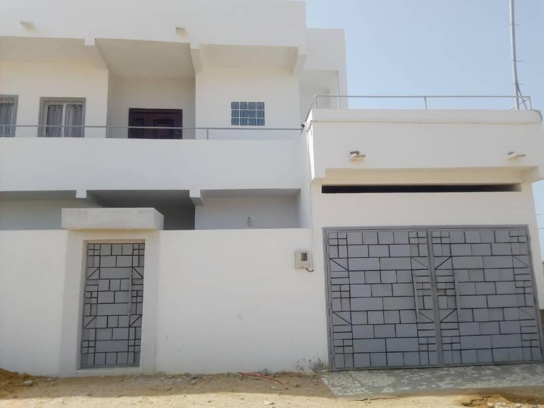 Villa Diambars Sali Tapé Kültér fotó